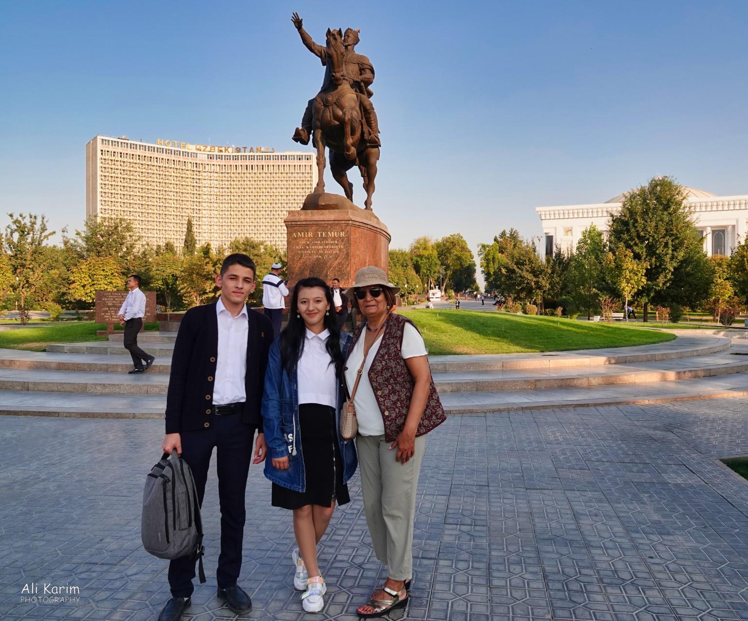 Tashkent, Oct 2019, With our wonderful student guide friends, Khoumayoun and Sharada