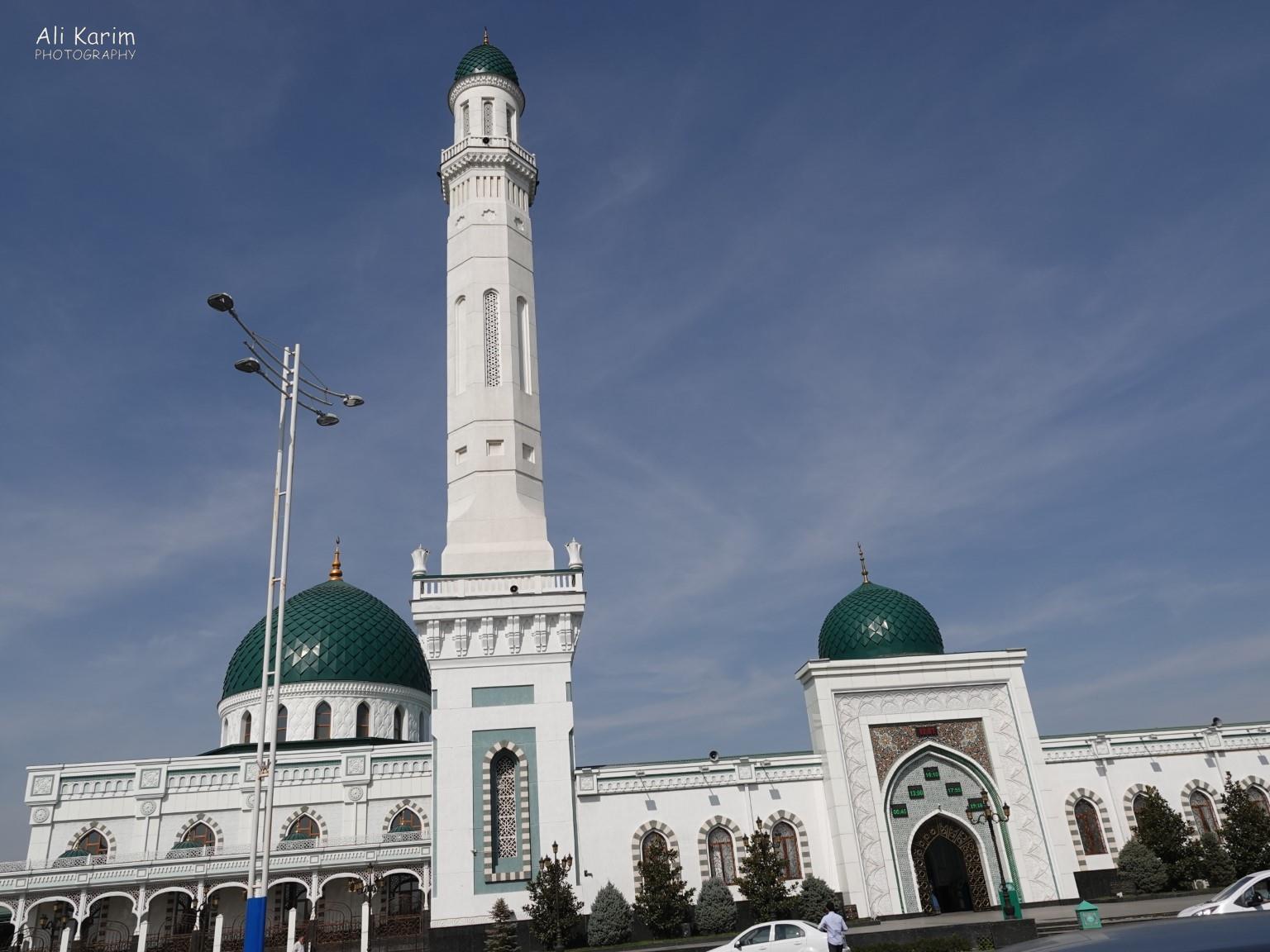 We checked out the Shaikh Zainiddin mosque of the Hanafi school of Islam, opposite the Plov Center. Tashkent, Oct 2019, We checked out the Shaikh Zainiddin mosque of the Hanafi school of Islam, opposite the Plov Center.