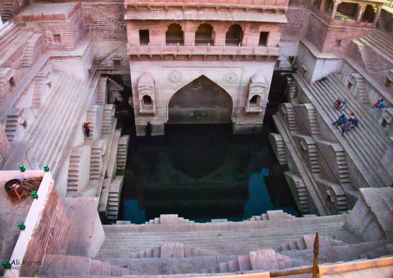 The man on the left half way down, was singing classical qawali’s for the late evening audience Jodhpur, Rajasthan The man on the left half way down, was singing classical qawali’s for the late evening audience