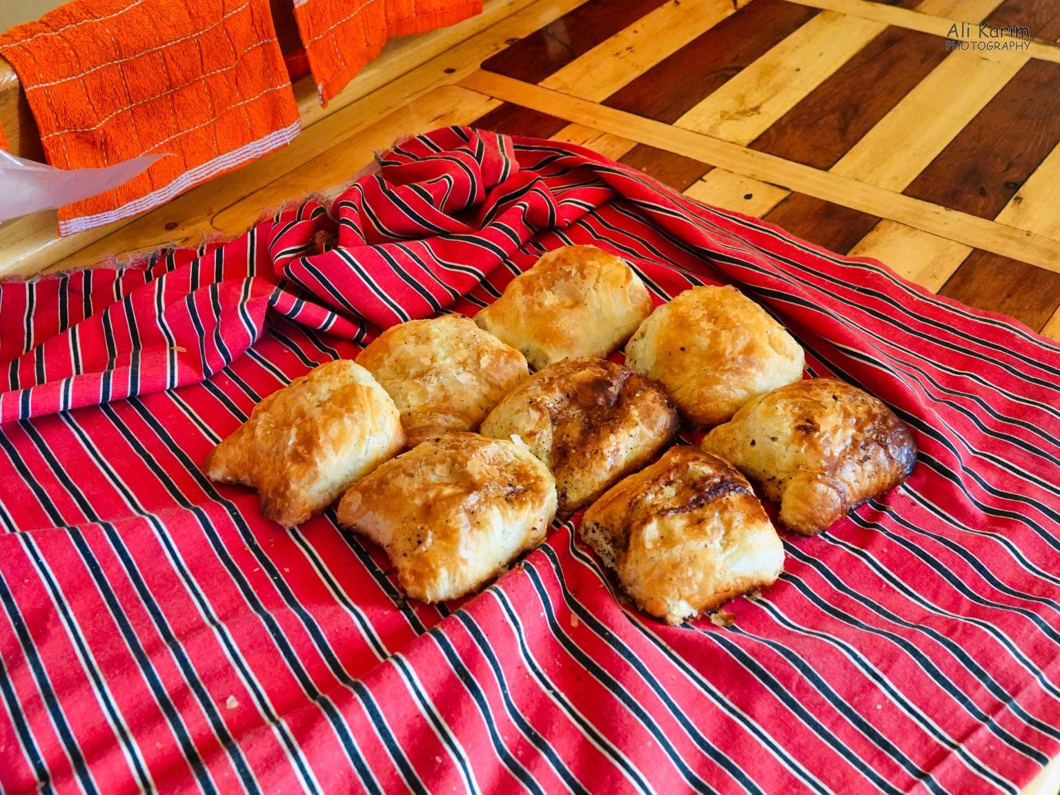 Baked samsa’s, nice and hot. However, they were filled with fatty meat, something that did not appeal to me. Samarkand, Uzbekistan Baked samsa’s, nice and hot. However, they were filled with fatty meat, something that did not appeal to me.