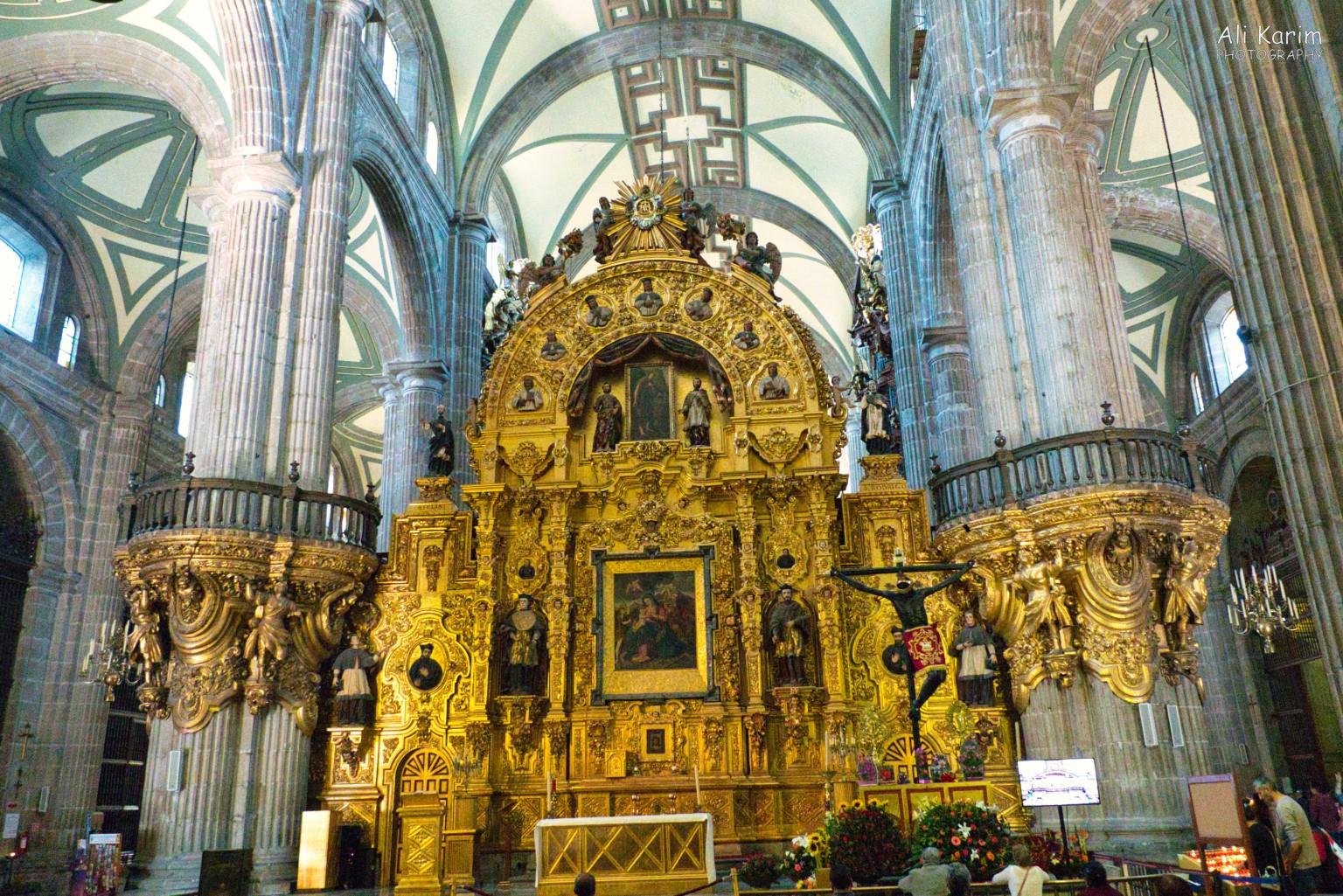 The Metropolitan Cathedral inside is very large and very ornately decorated Mexico City, Mexico, Dec 2019, The Metropolitan Cathedral inside is very large and very ornately decorated