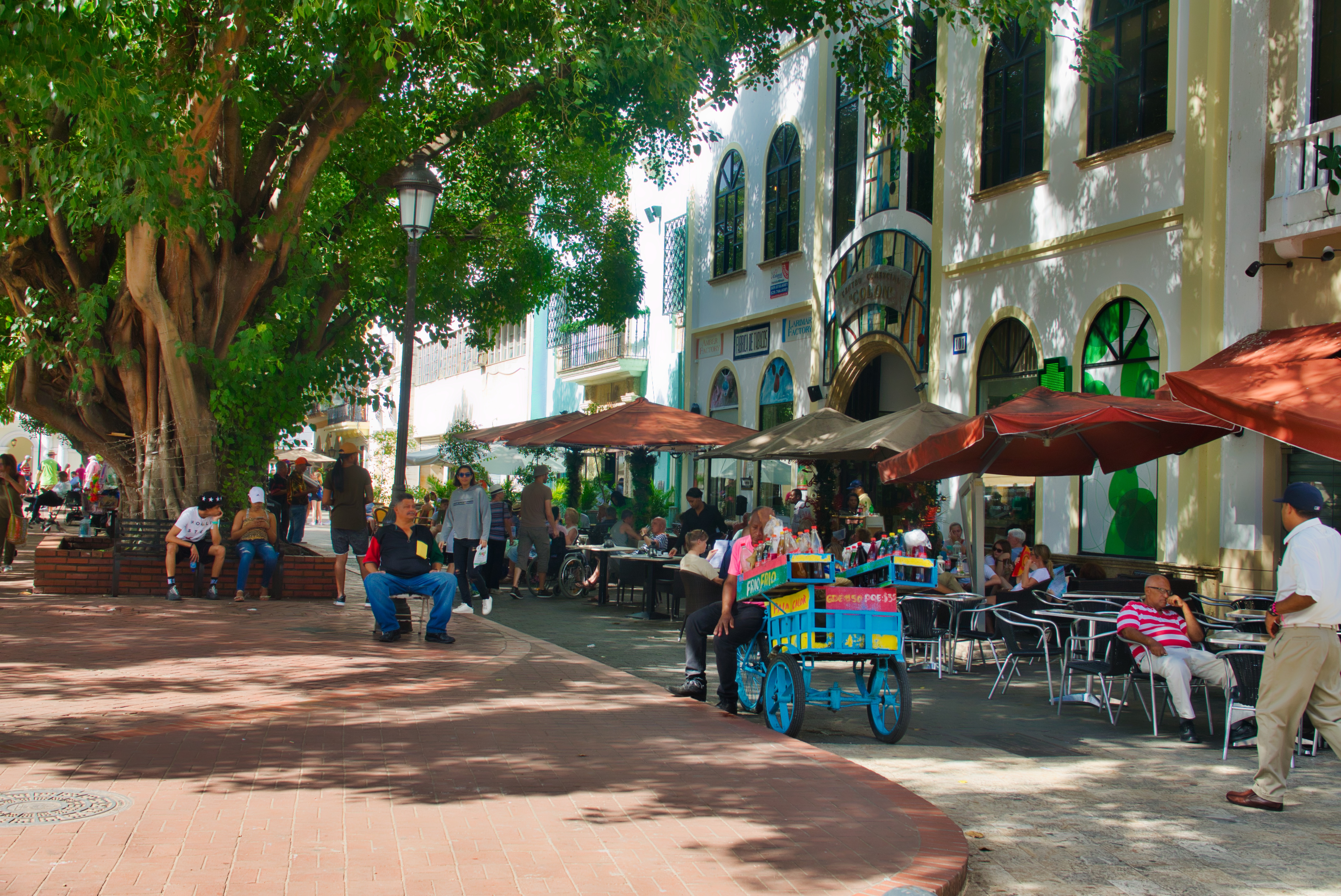 Lots of café lined squares in Zona Colonial Lots of café lined squares in Zona Colonial