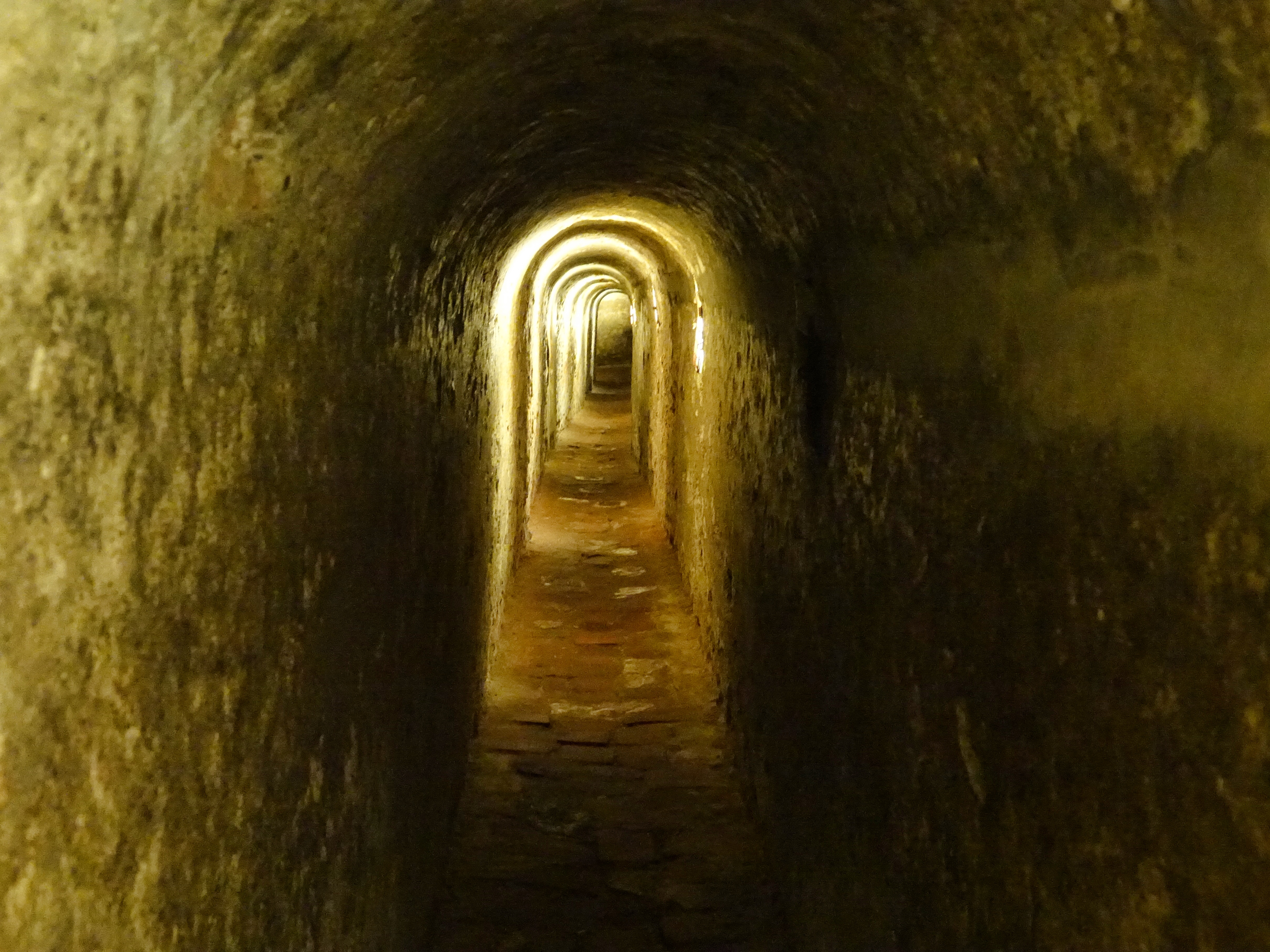 Lots of tunnels under the castle Lots of tunnels under the castle
