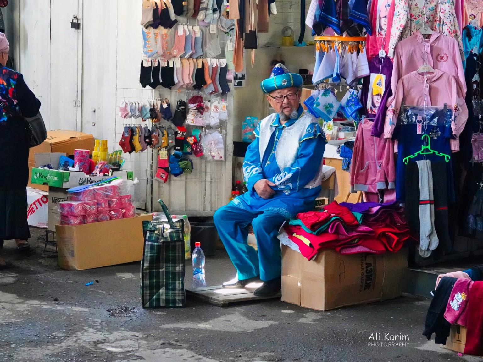 Interesting outfit, recreating the Silk road experience? Silk Road 16: More Osh, Kyrgyzstan Interesting outfit, recreating the Silk road experience?