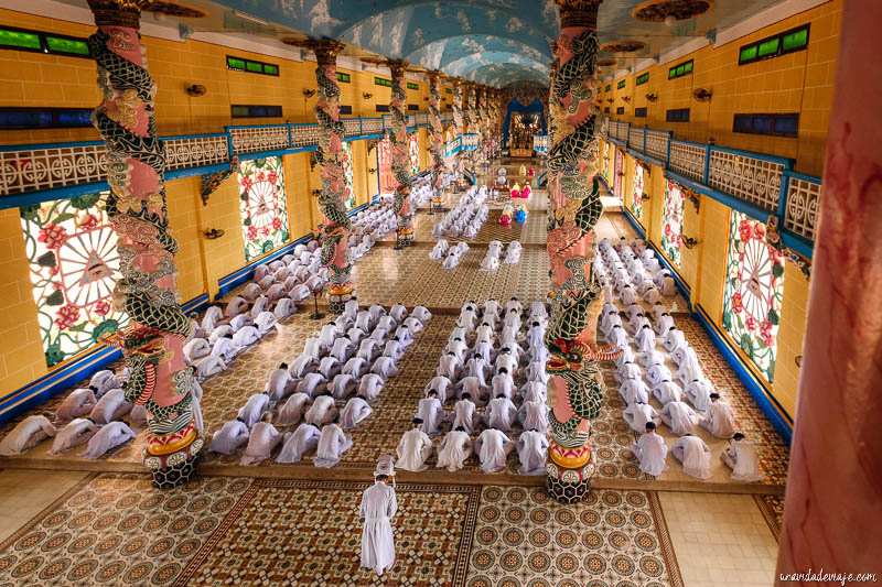 ceremonia cao dai temple