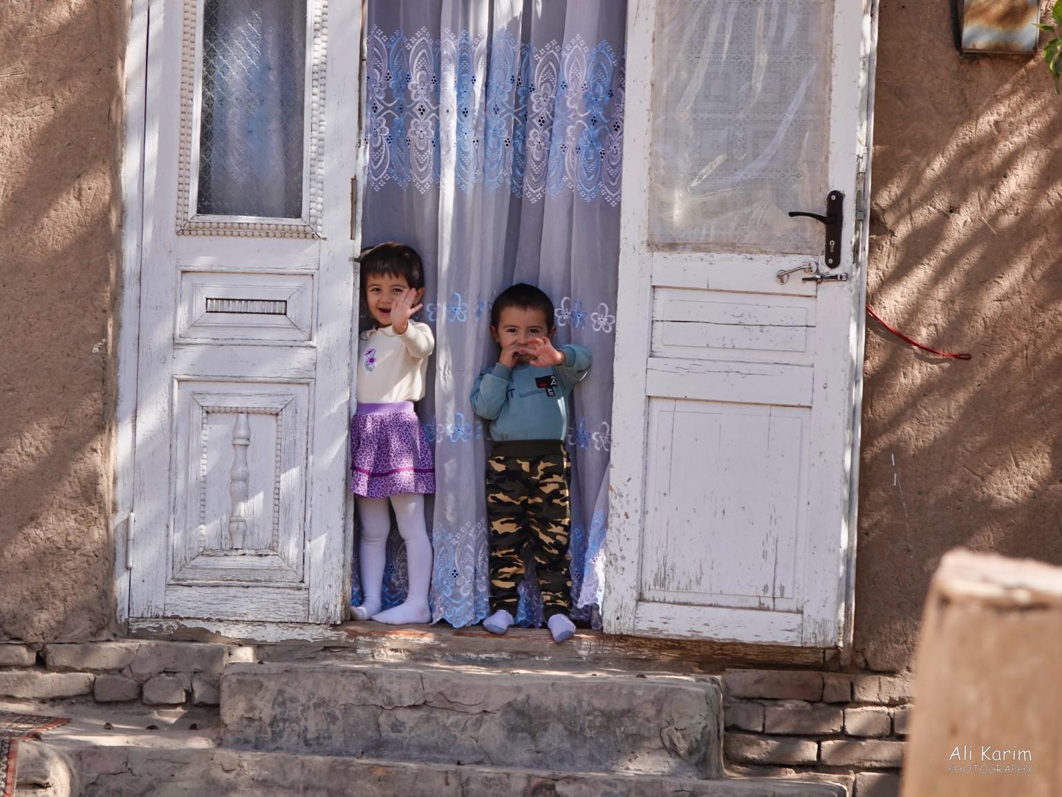 Khiva, Oct 2019, Universal hello-waves from young ones at a local residence