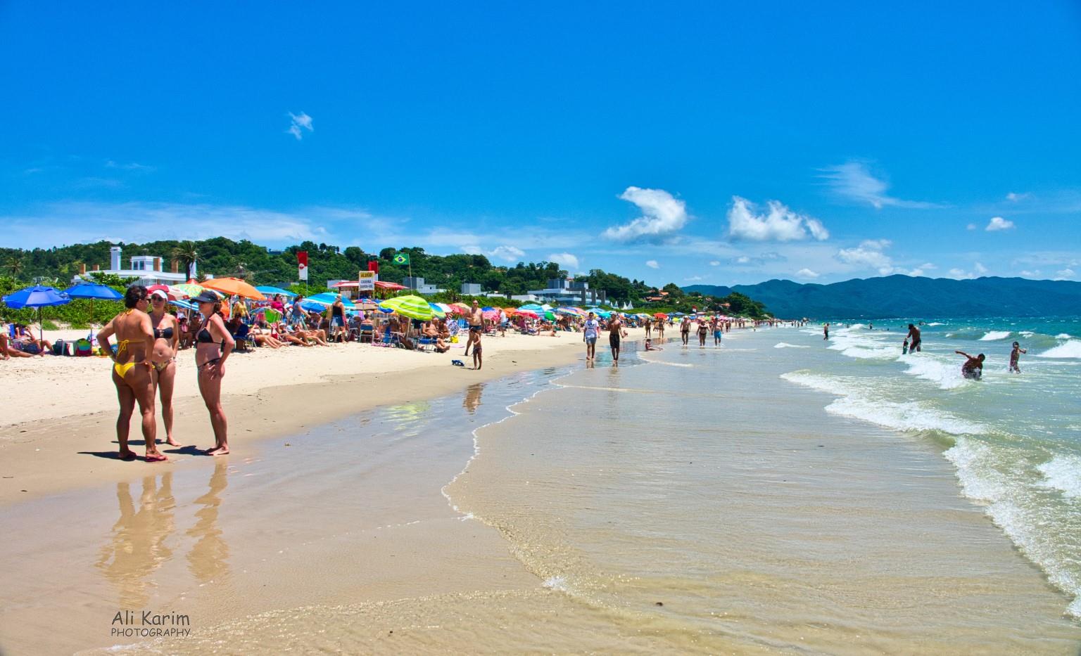 Beautiful Praia Jurerê Internacional beach on the north of the island, facing the mainland, was the best, warmest beach Florianópolis, Brazil Beautiful Praia Jurerê Internacional beach on the north of the island, facing the mainland, was the best, warmest beach