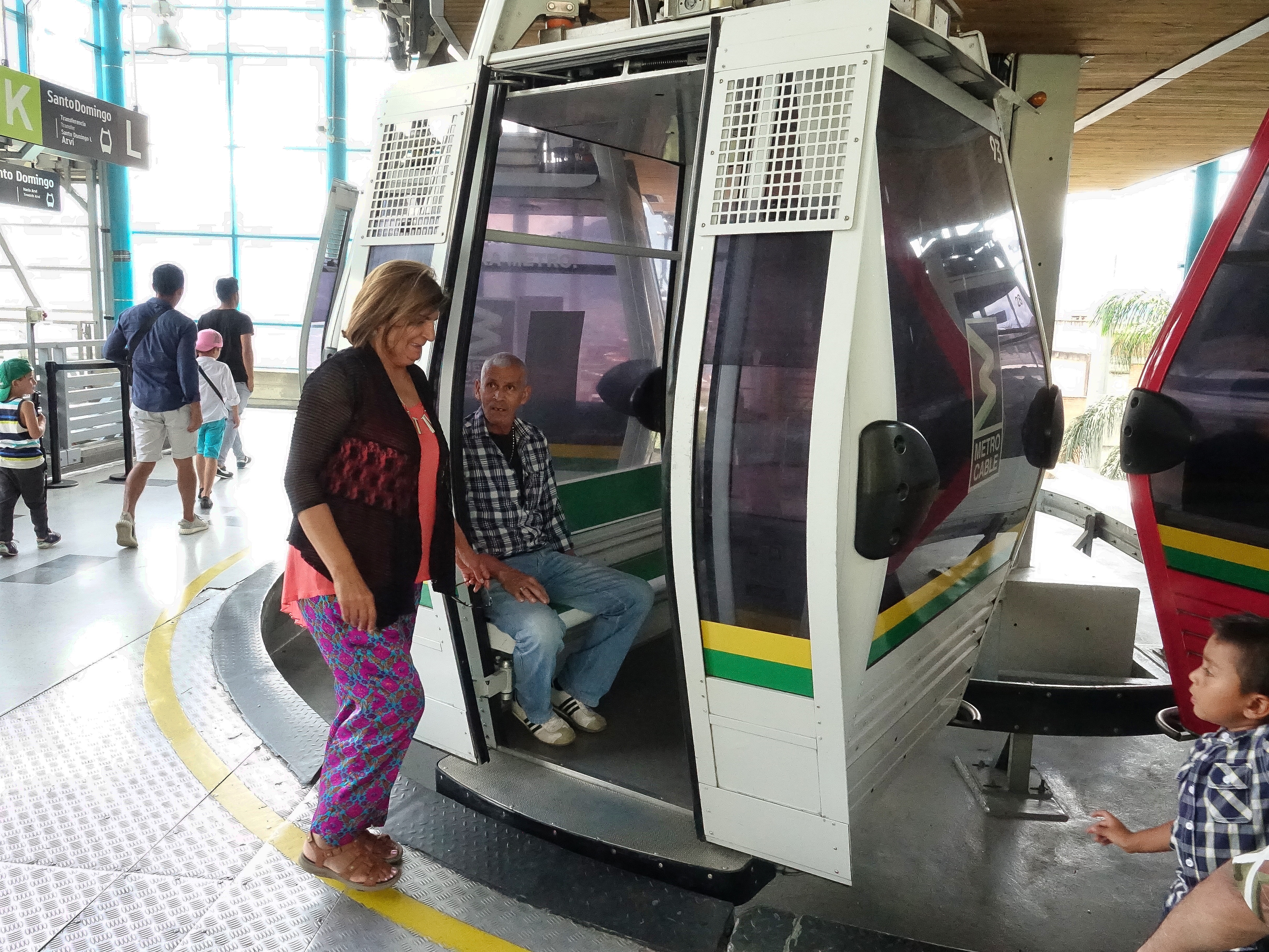 Very convenient, civilized, and easy to use cable car system back from Santo Domingo Very convenient, civilized, and easy to use cable car system back from Santo Domingo