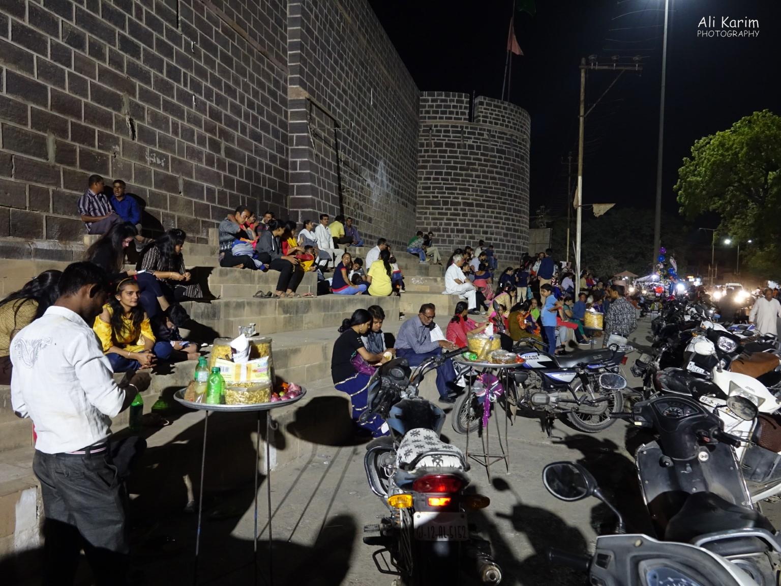 Chilling area in front of the reservoir More Bhuj Chilling area in front of the reservoir