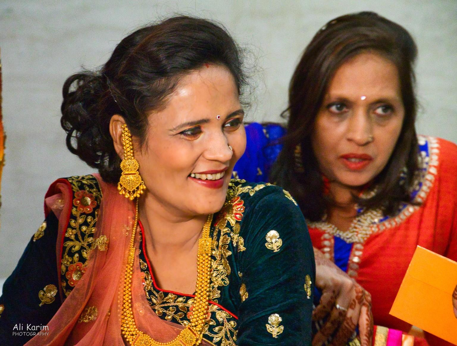 Note the beautiful clothes and jewelry Bikaner, Rajasthan Note the beautiful clothes and jewelry