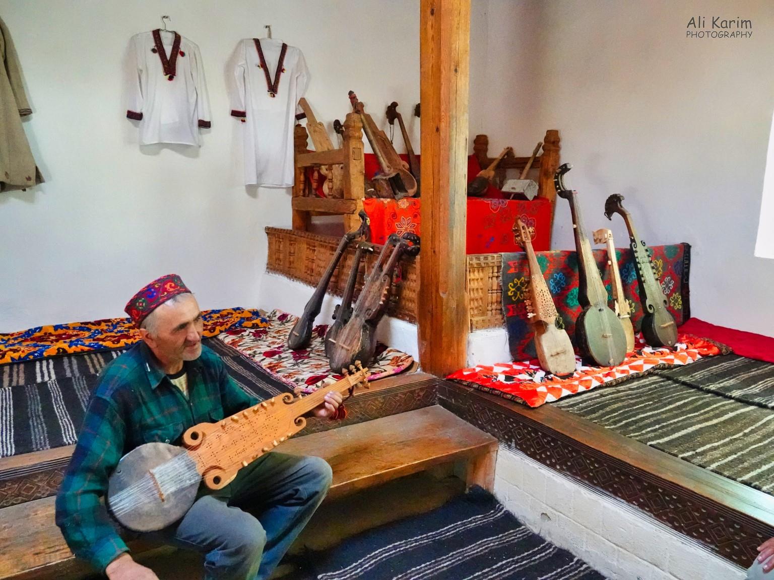 Museum collection of stringed instruments Langar, Bulunkul Tajikistan, Museum collection of stringed instruments