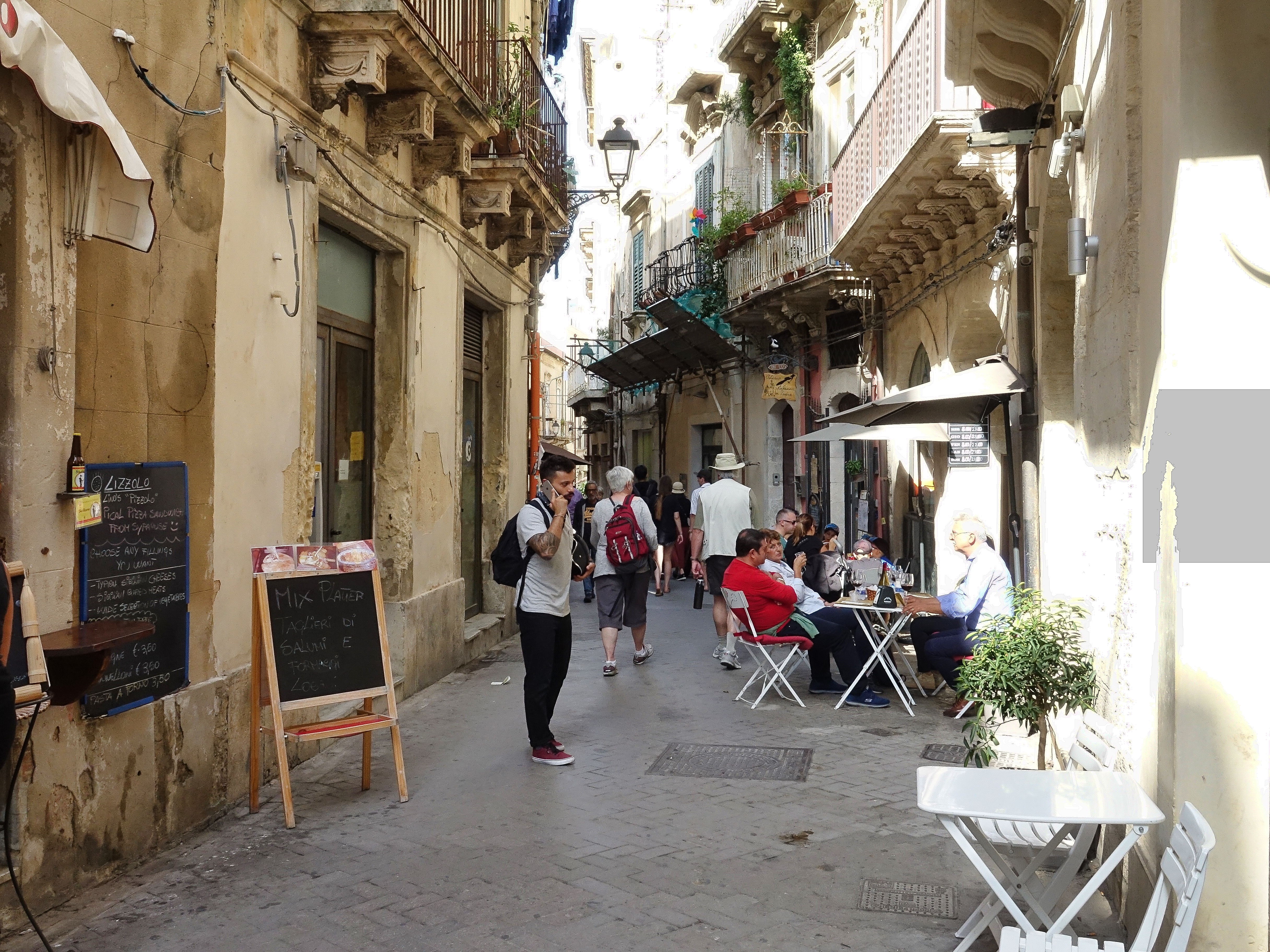 Back alleys of Ortigia Back alleys of Ortigia