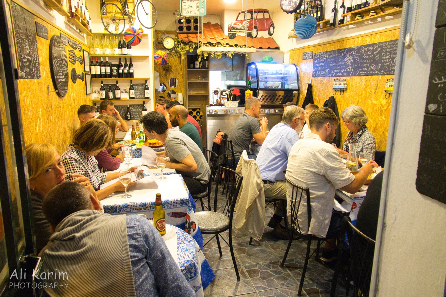 Fresh seafood dinner at Adega Mercearia Bebe Se Mal restaurant, Porto West of Lisbon Fresh seafood dinner at Adega Mercearia Bebe Se Mal restaurant, Porto