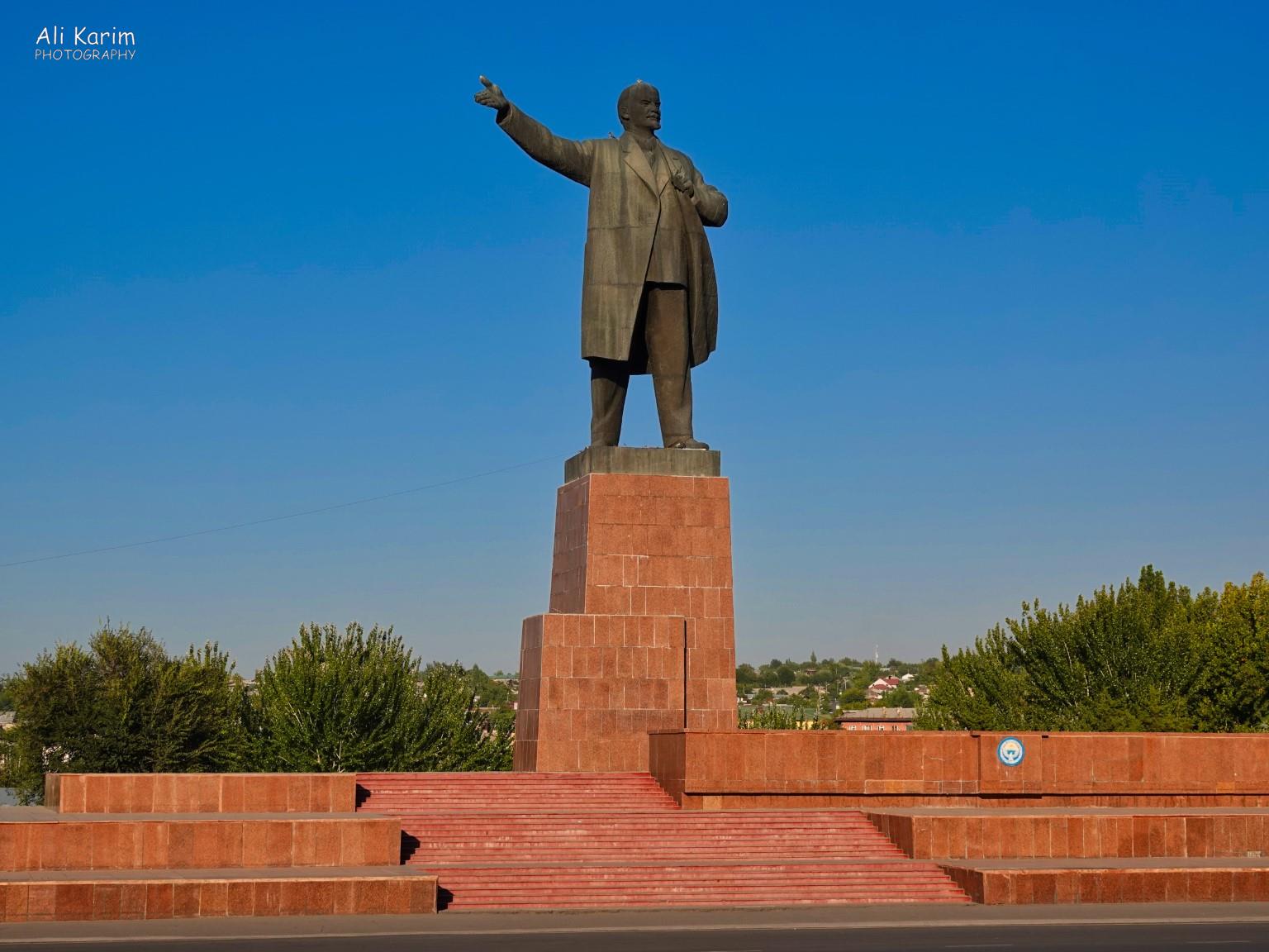 Lenin showing the people the way, at the Osh City Hall Silk Road 15: Osh, Kyrgyzstan Lenin showing the people the way, at the Osh City Hall