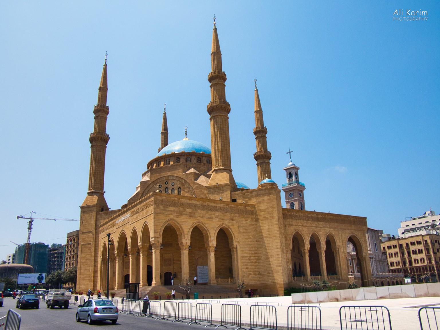 Mohammed Al-Amin Mosque, ST Georges Maronite church is behind Beirut Mohammed Al-Amin Mosque, ST Georges Maronite church is behind