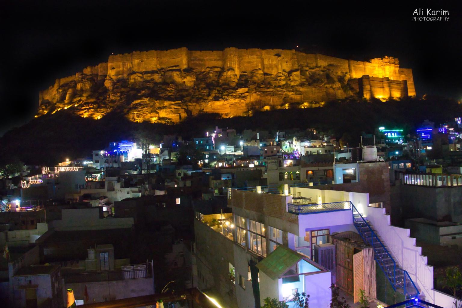 Magnificent view of the Mehranghar Fort from the rootop café. Jodhpur, Rajasthan Magnificent view of the Mehranghar Fort from the rootop café.