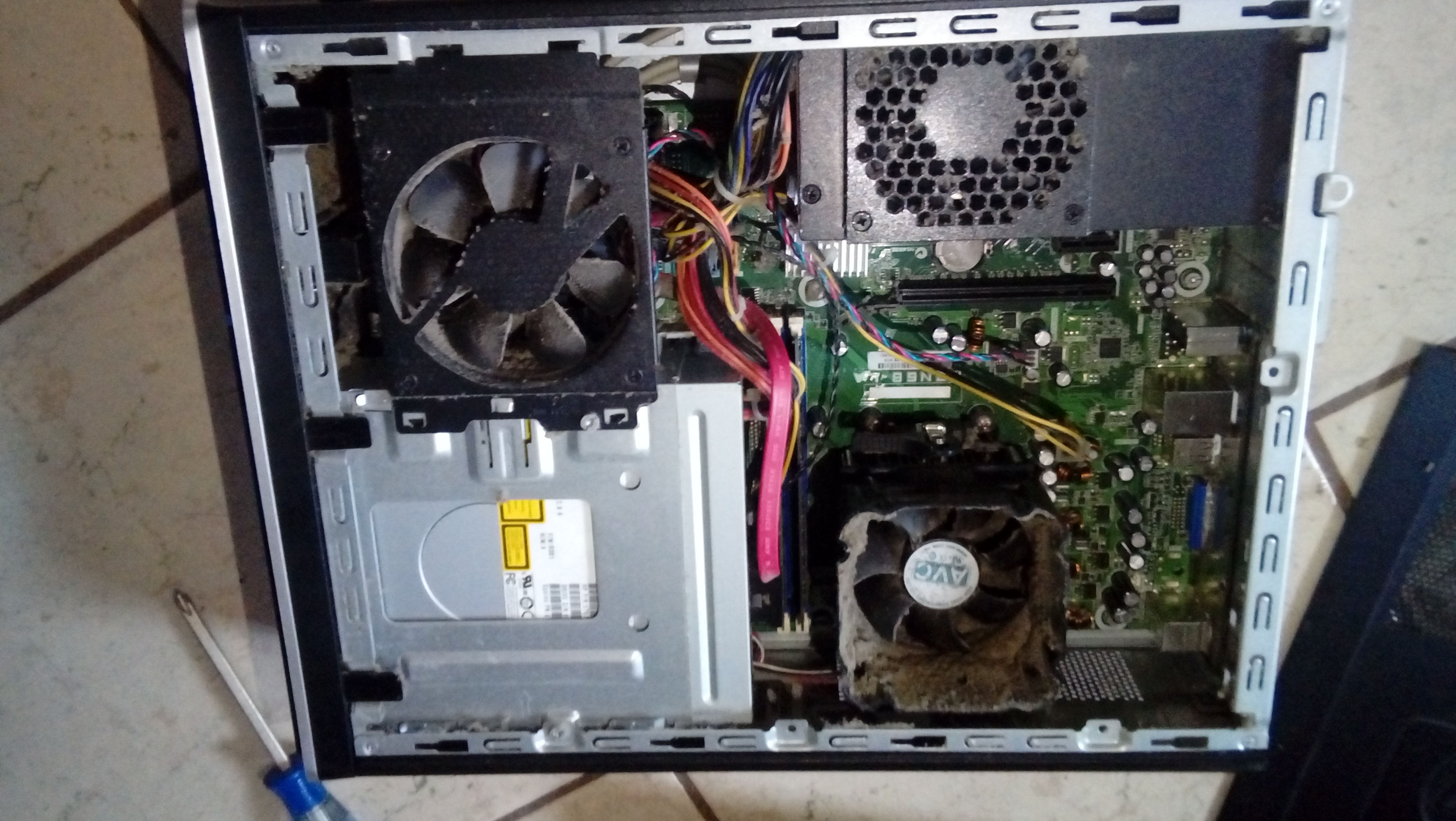 No vga signal on monitor unless I turn pc on and off a dozen times. r