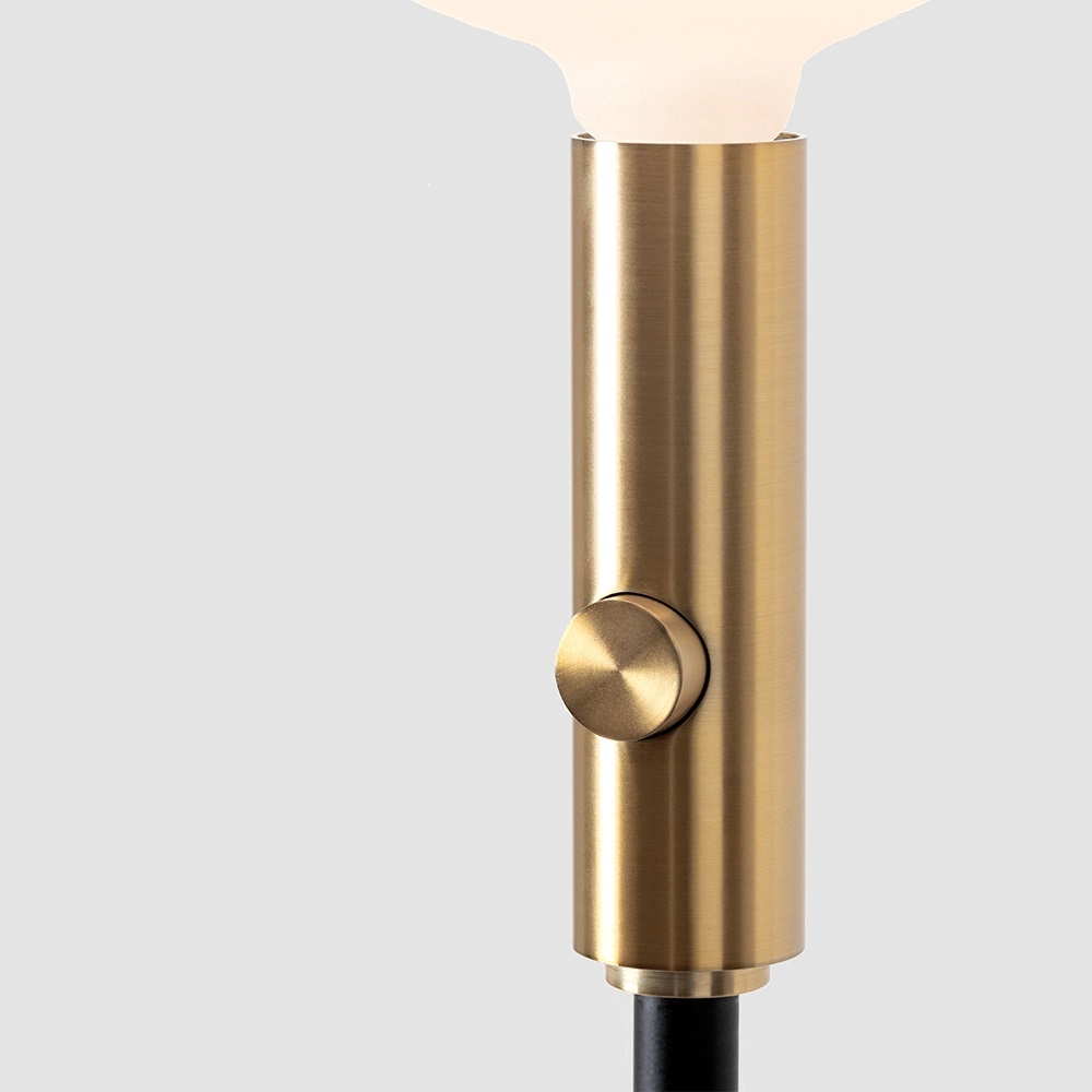 Poise Floor Lamp in Brass with Sphere V LED bulb